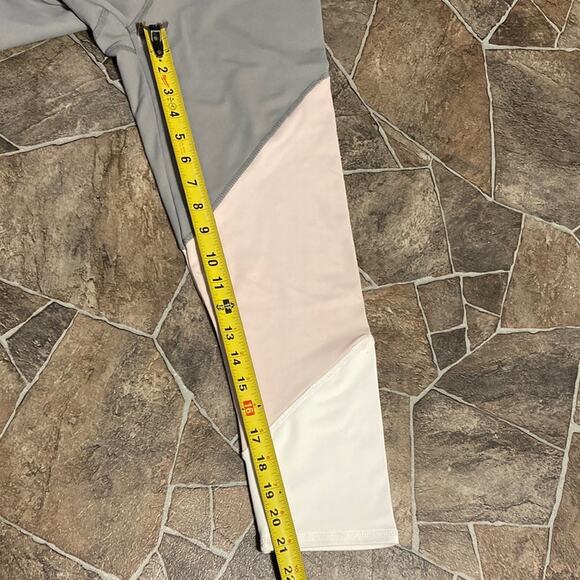 NWT Threads 4 Thought Gray White Pink Sz M Leggings - Picture 4 of 12